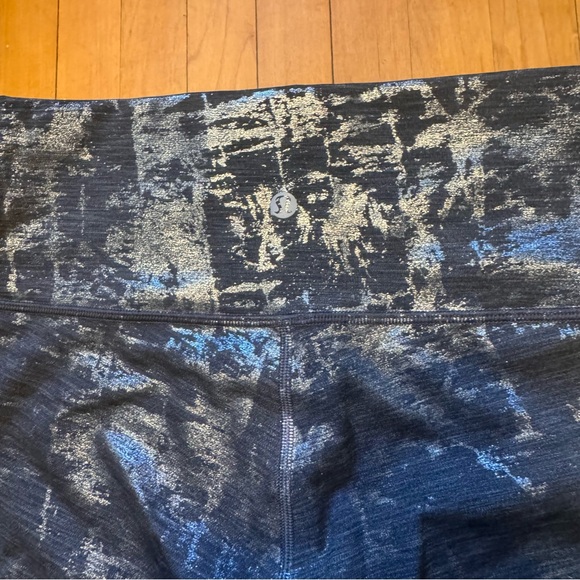 Lululemon Metallic Print Pants - Picture 3 of 4